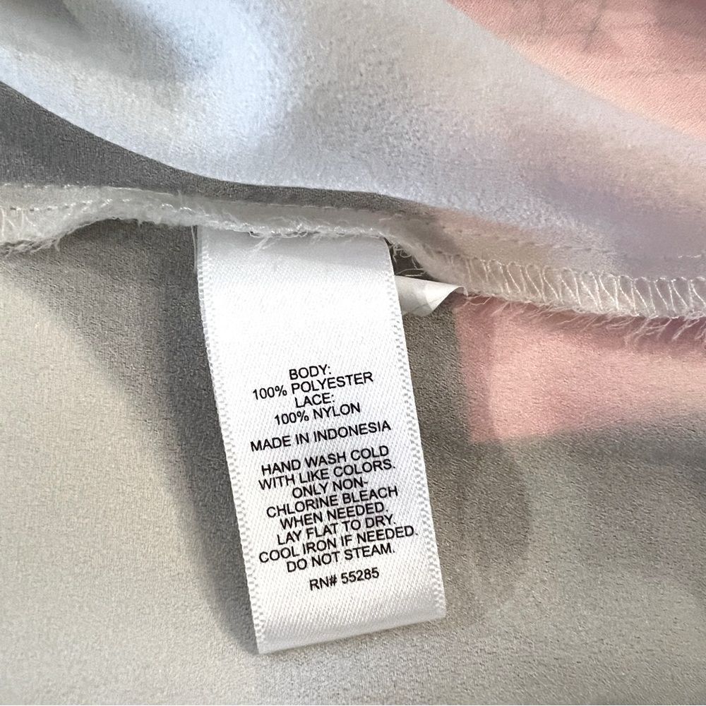 EXPRESS Blouse White Lace Front & Back Yoke size Small Petite - Picture 6 of 6